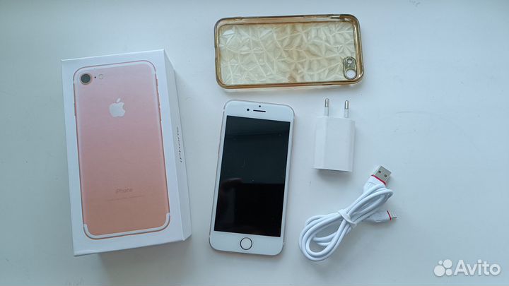 Телефон iPhone 7