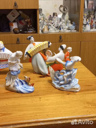 Фарфоровые статуэтки