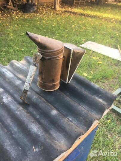 Улья с пчелами