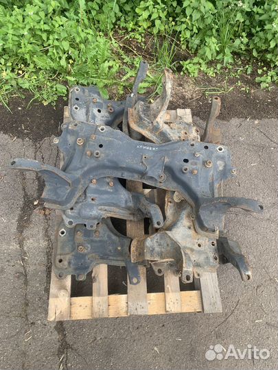 Подрамник передний Ford Transit