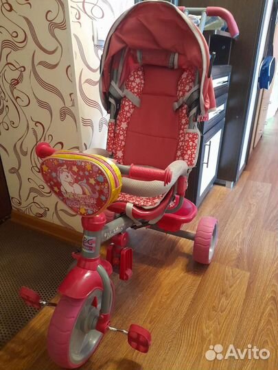 Детский трёхколёсный велосипед с ручкой