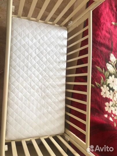 Кровать с матрасом