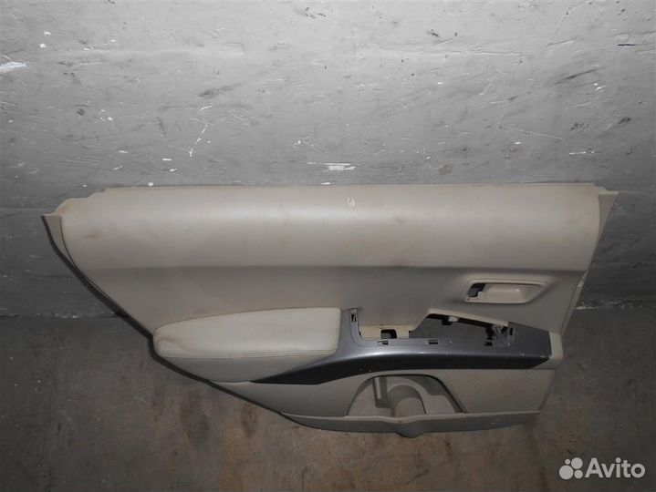 Обшивка двери задней левой от Mitsubishi Outlande