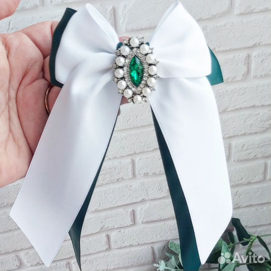 Бант ручной работы для школьницы зелёный