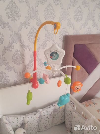 Музыкальный мобиль на кроватку с держателем