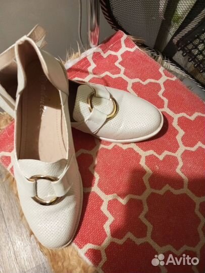Туфли,почти новые одевала один раз только 40р