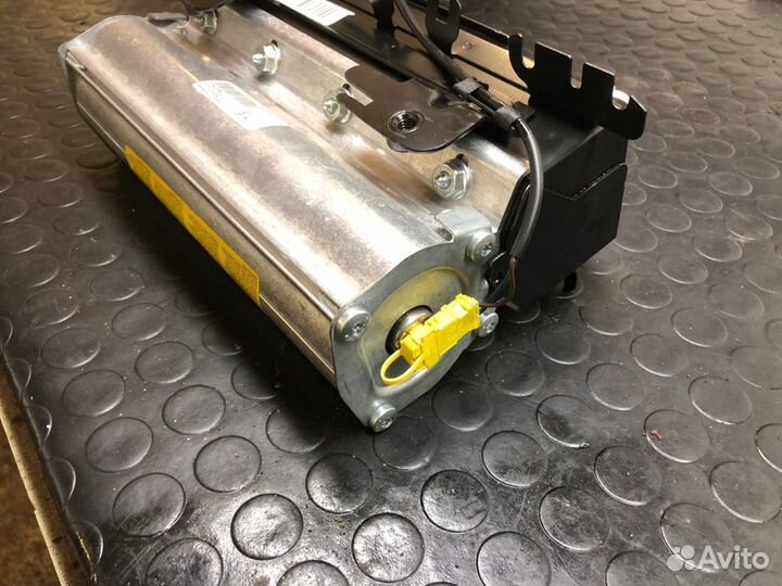 Подушка в торпедо Land Rover Range Rover 3