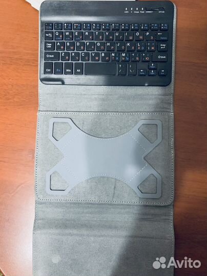 Клавиатура-чехол c Bluetooth