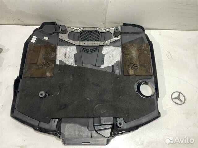 Крышка двигателя Мерседес w207 w212 OM642