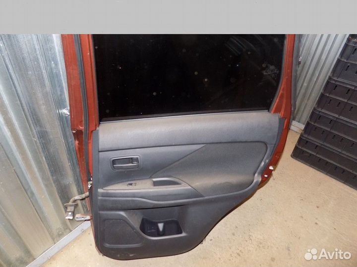 Обшивка двери задней правой Outlander (GF) 2012