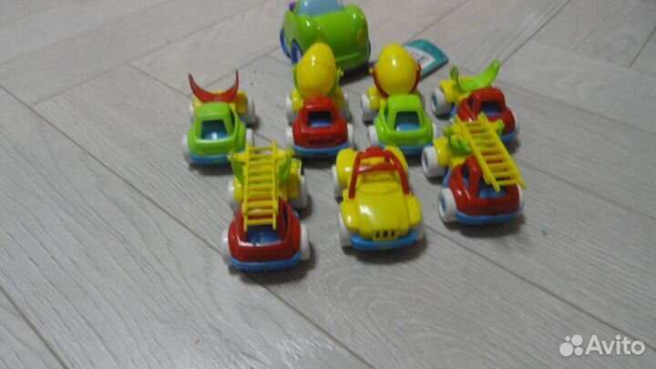 Машинки простые, инерционные и заводные