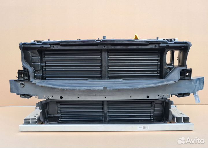 Volvo V90 II рестайлинг телевизор