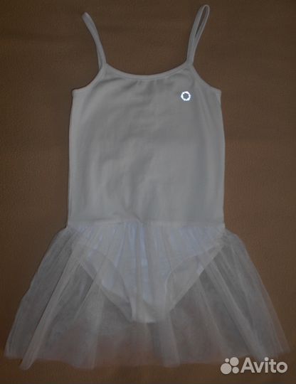 Новый спортивный купальник (р. 122)