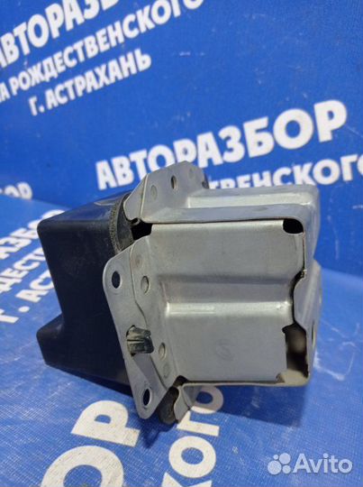 Усилитель двери Toyota Camry 40 седан 2008