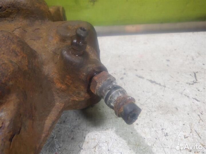 Суппорт передний левый Пежо 307