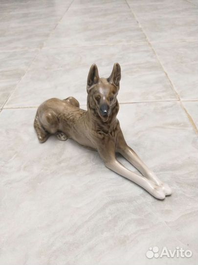 Фарфоровая статуэтка Овчарка, лфз. СССР