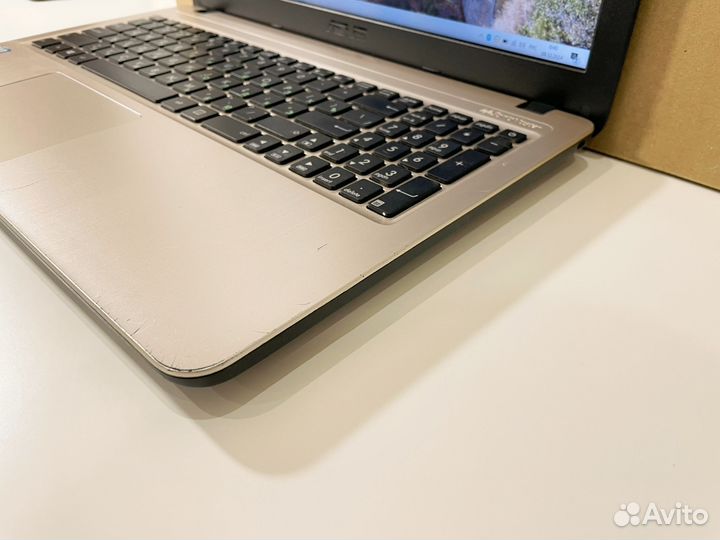 Asus X540UA/I3-6006U/SSD 240 Гб/8 Gb/FullHD