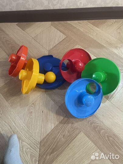 Пластиковая горка с шариком