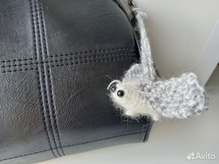 Вязаная моль брелок/обвес на сумку