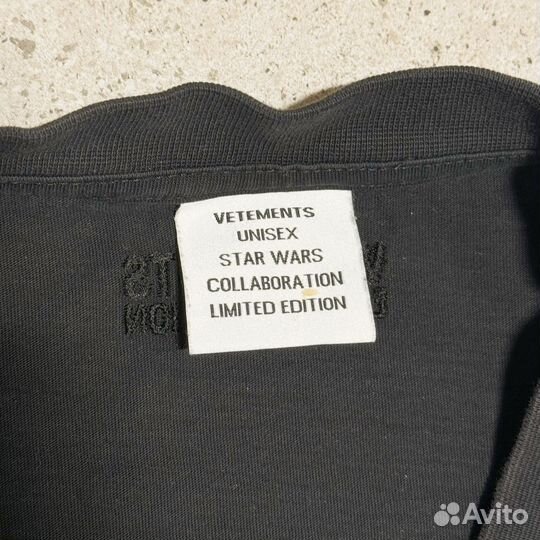 Футболка vetements