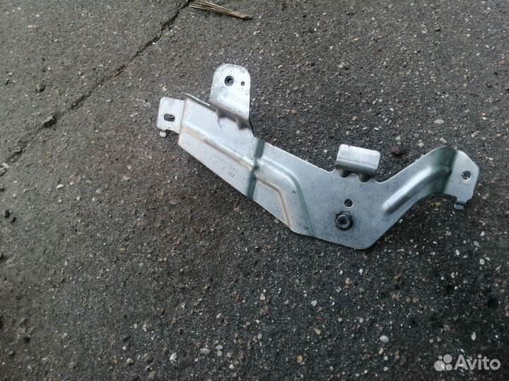 Кронштейн полки багажника Mercedes W166 GLE