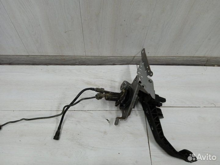Педаль сцепления Ford Focus седан iqdb CT76310