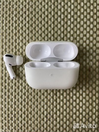 Левый наушник airpods pro
