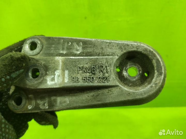 Кронштейн опоры двигателя правый Chevrolet Lacetti