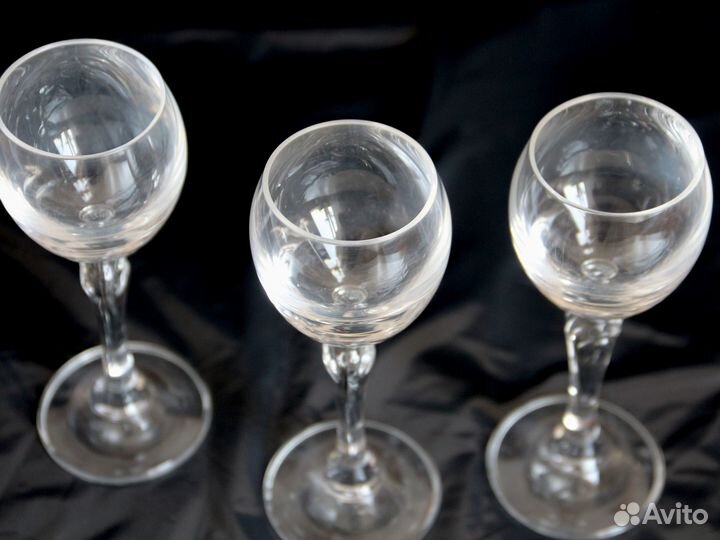 Хрустальные рюмки на ножке 9 шт