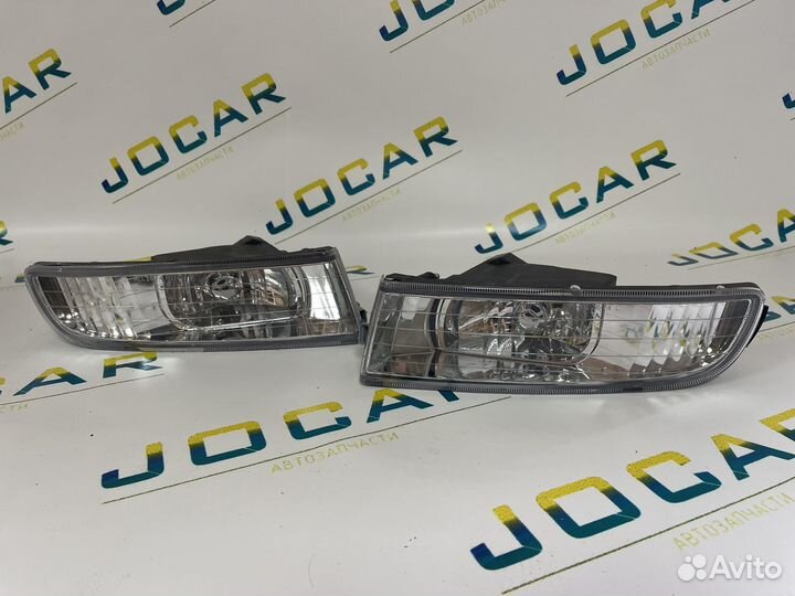 Противотуманная фара Toyota Ipsum ACM21W