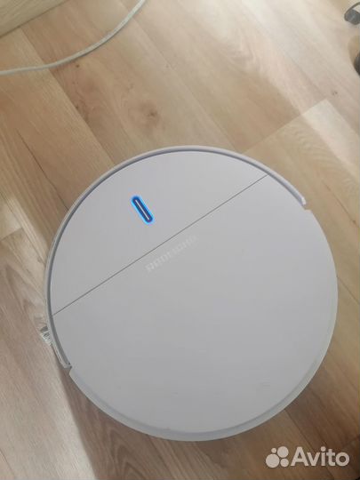 Робот пылесос redmond