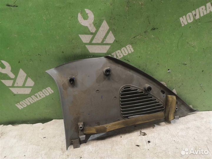 Обшивка стойки Рено Клио 2 Симбол