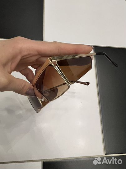 Очки новые с боковым затемнением