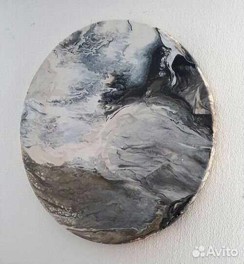 Картина круглая стильная абстракция серый цвет