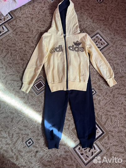 Продается детский спортивный костюм на флисе