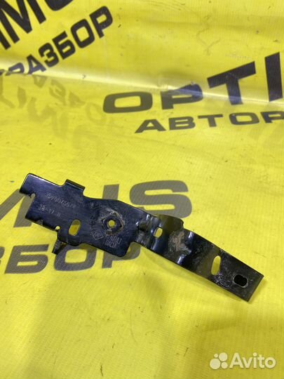 Кронштейн патрубка Renault Sandero 2