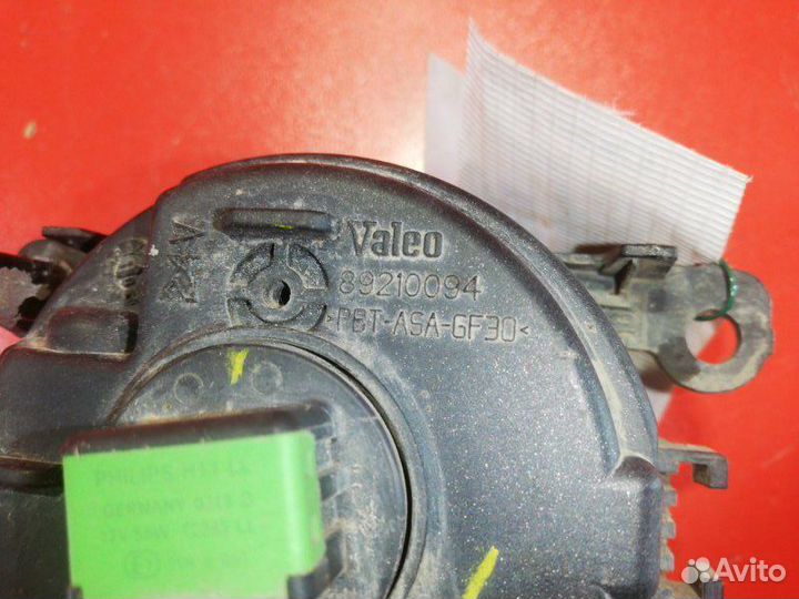 Фара противотуманная передняя левая Ford Focus CB4