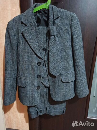 Школьный костюм серый в клеточку