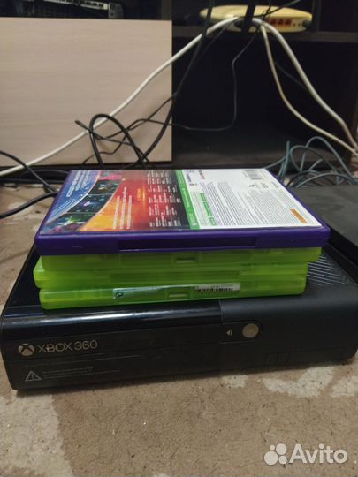 Xbox 360E+2 Джойстика+Кинект