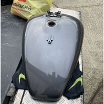 Продам бензобак Suzuki Boulevard m109