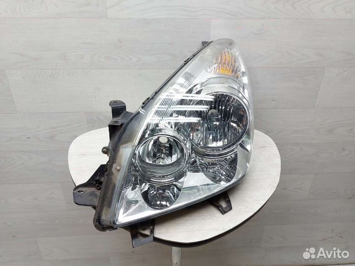Фара левая Toyota Corolla Verso 2007-2009