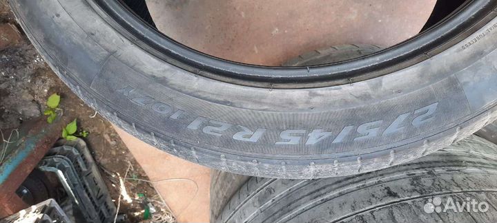 Pirelli P Zero 275/45 R21 и 315/40 R21 111Y