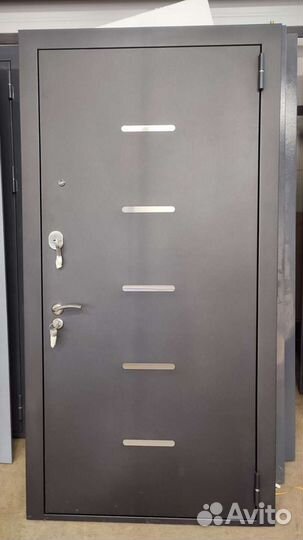 Дверь входная металлическая в дом, квартиру