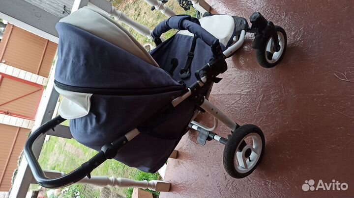 Детская прогулочная коляска