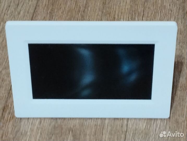 Цифровая фоторамка digma PF-733