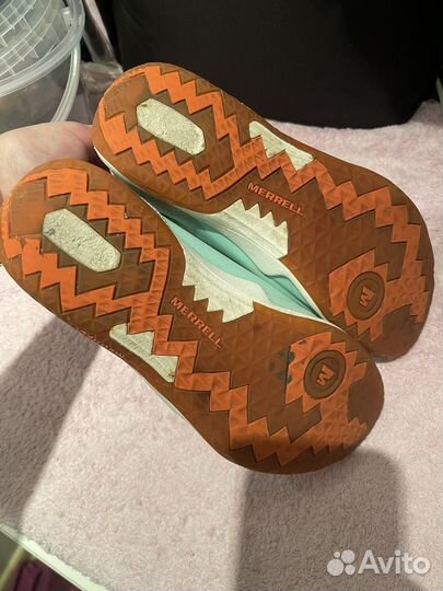 Продам кроссовки Merrell