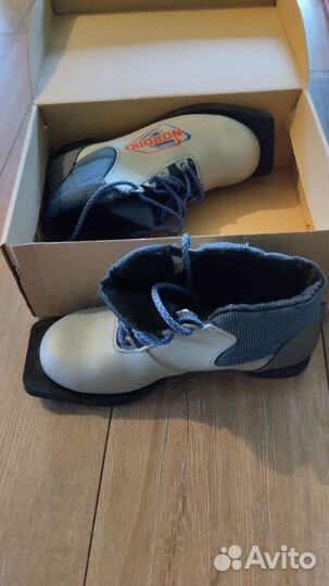 Беговые лыжи и ботинки