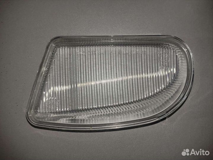 Стекло противотуманной фары Mercedes W210