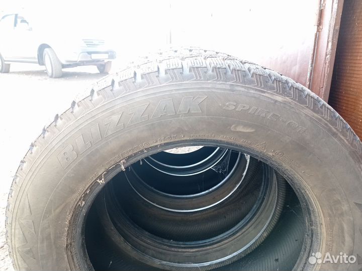 Bridgestone Blizzak Spike-01 265/60 R18 114