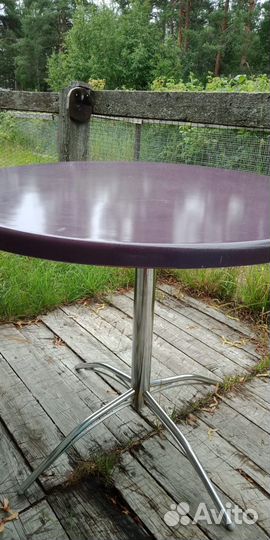 Продам кухонный стол